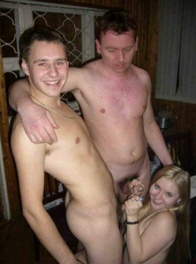семьёй голые в бане Нудисты фото и видео