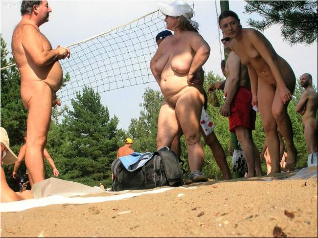 Фото голых толстых женщин на пляже