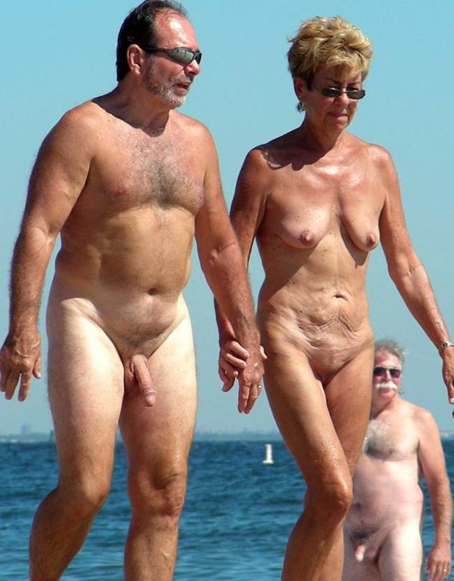 Фото голых зрелых нудистов